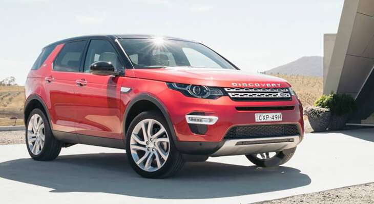 новый Land Rover Discovery 2017 года в красном цвете