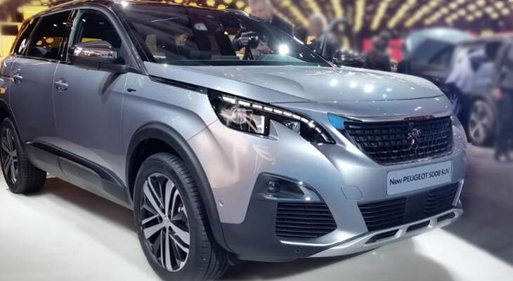 Peugeot 5008 на автосалоне