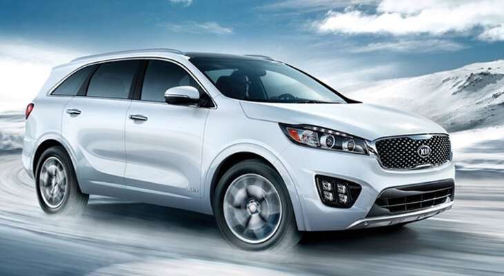 новый Kia Sorento 2017 года на дороге