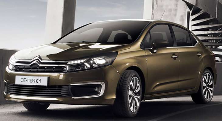 Citroen C4 2017 года в горчичном цвете