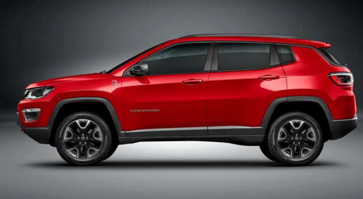 боковой вид на Jeep Compass 2017